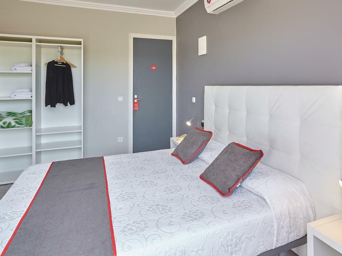 Hostal Mas Ferrer Cornellá de Terri Dış mekan fotoğraf