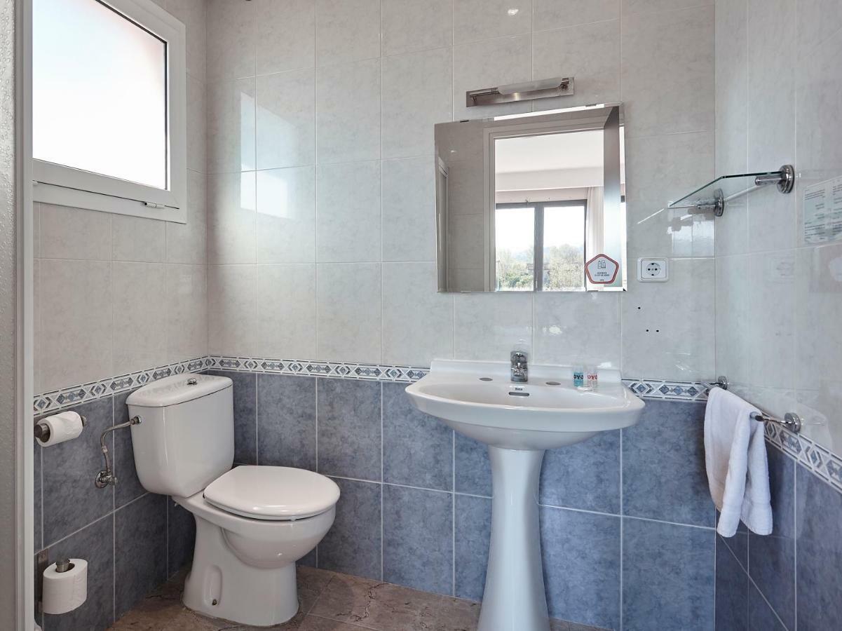 Hostal Mas Ferrer Cornellá de Terri Dış mekan fotoğraf