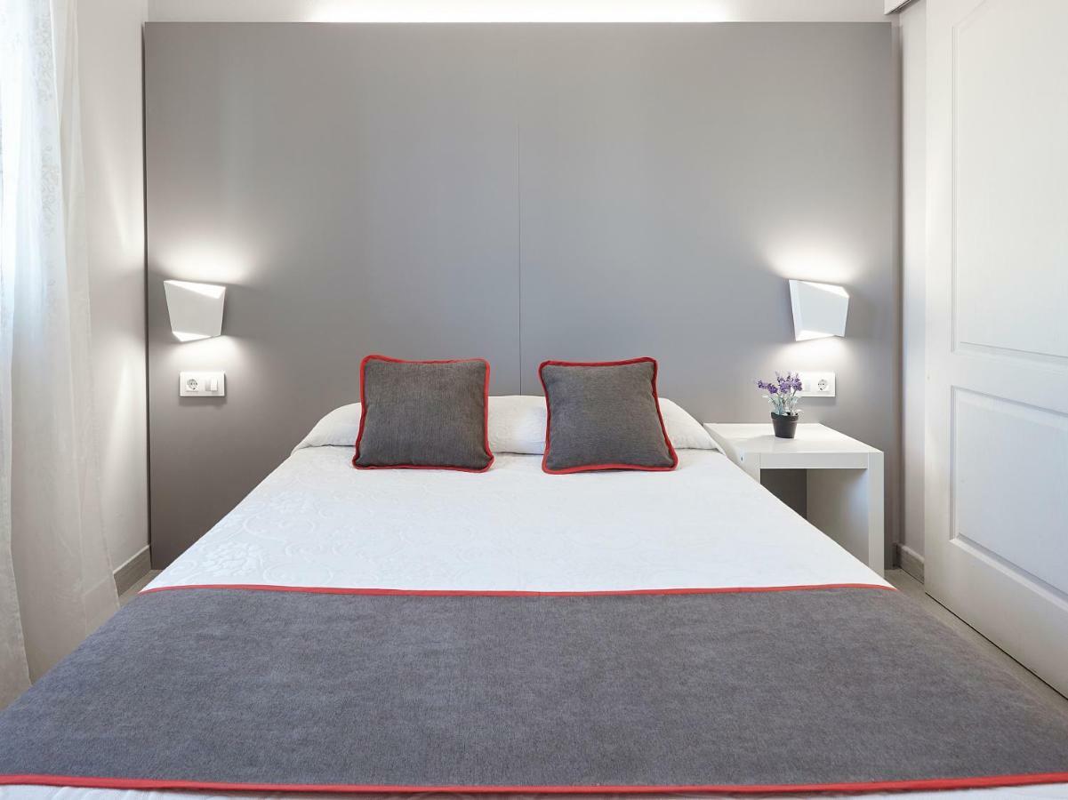 Hostal Mas Ferrer Cornellá de Terri Dış mekan fotoğraf